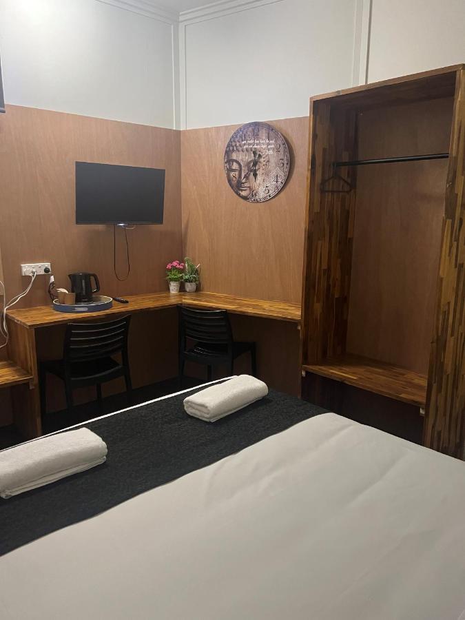 Gin Gin Budget Accommodation Ngoại thất bức ảnh